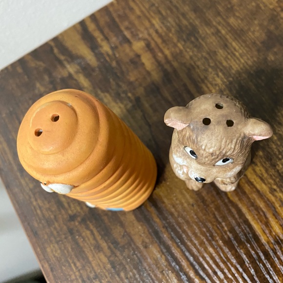 Bear and Beehive Salt and Pepper Shakers. Perfect condition - Picture 4 of 8